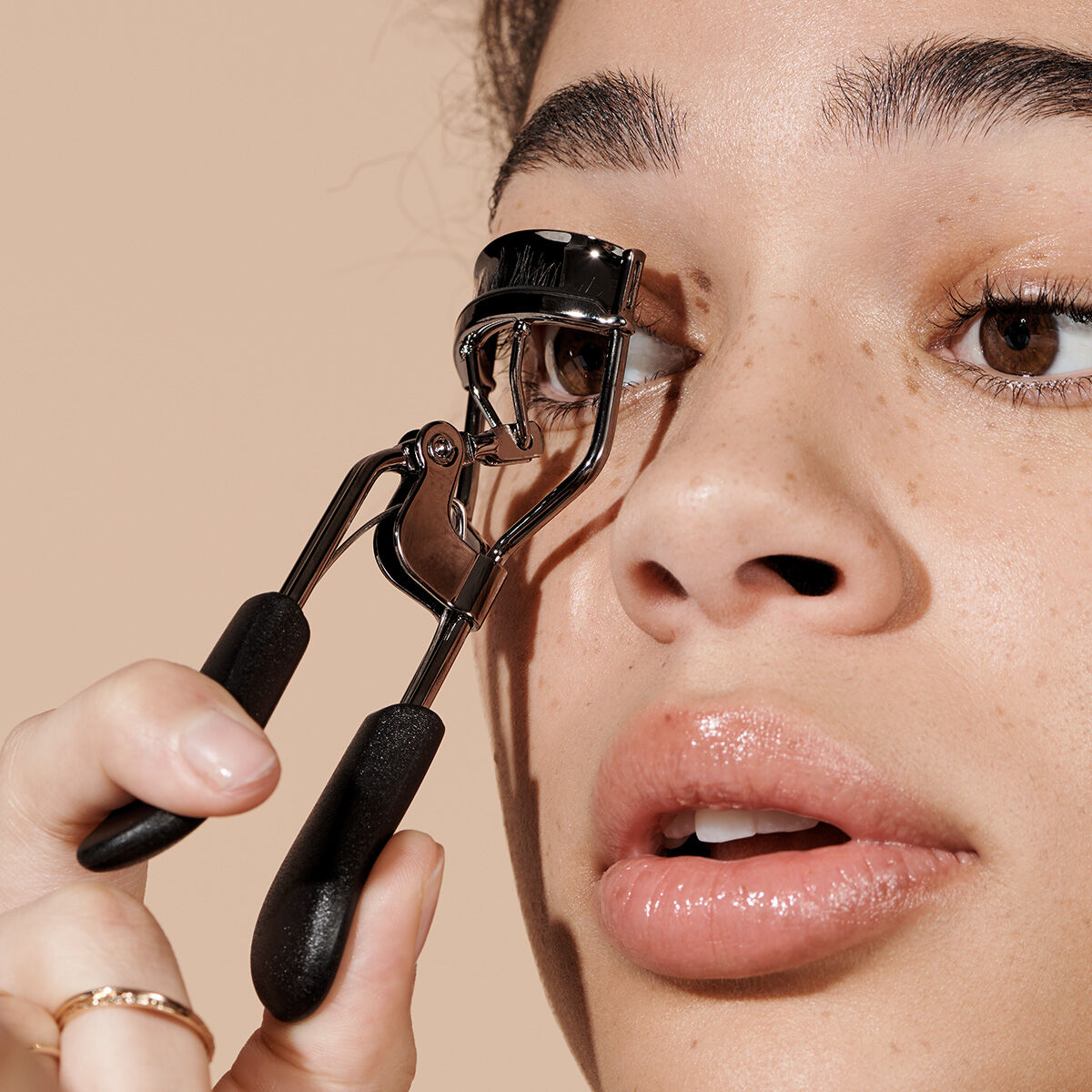 Best eyelash curler on sale for round eyes