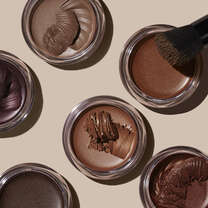 Luminous Putty Bronzer, Frequent Flyer - Deep to Rich/Cool